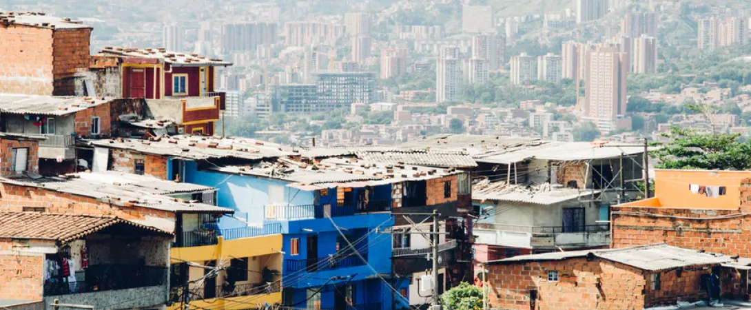 favelas-en-medellin.jpg Favelas en Medellin, Colombia